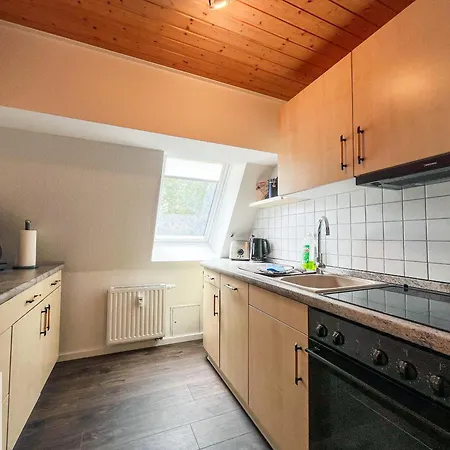 Cozy Rooftop Churchplace *